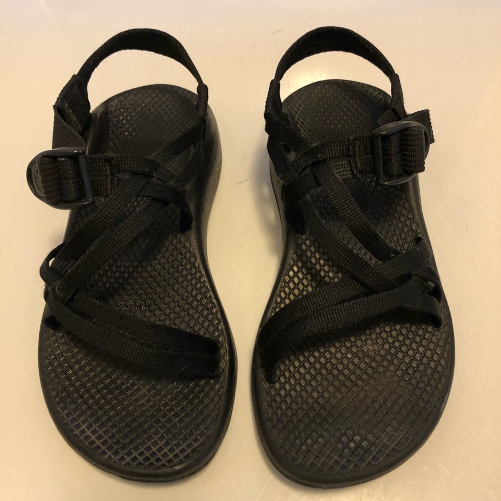 ☁️All Black Strappy Chaco Sandals☁️